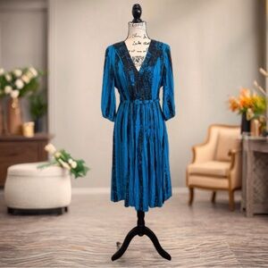 👗Eva Mendes Size 2 (Fits Size Small) Teal and Black Boho Dress!